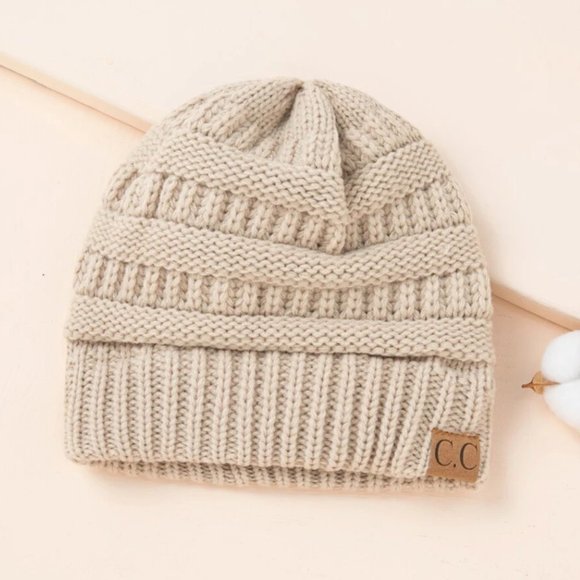 Accessories - 🍂4/$25🍂 Beige Knit Beanie